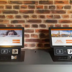 2* Hotel Easyhotel Centre